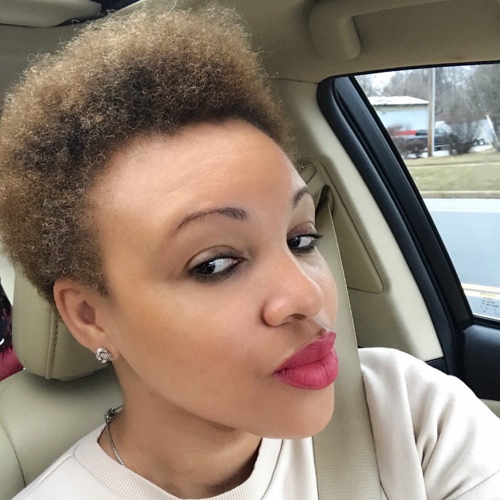 Meet your Posher, Paula